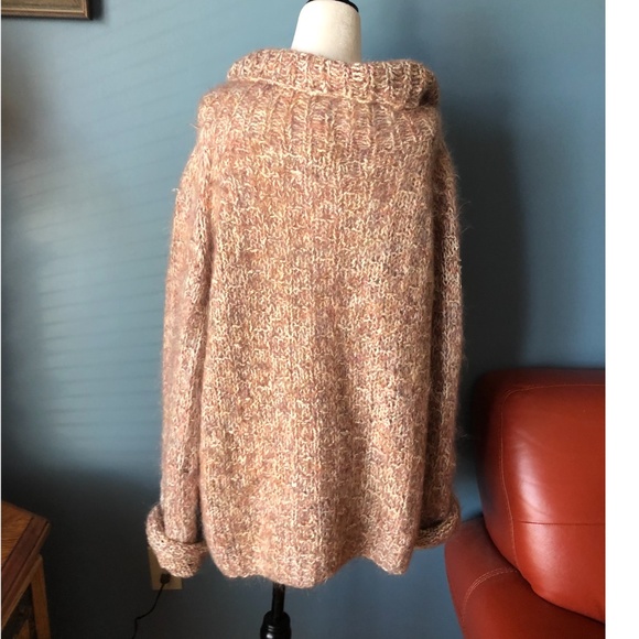 Vintage oversized chunky mohair and wool sweater handmade in Canada EUC - Picture 5 of 11